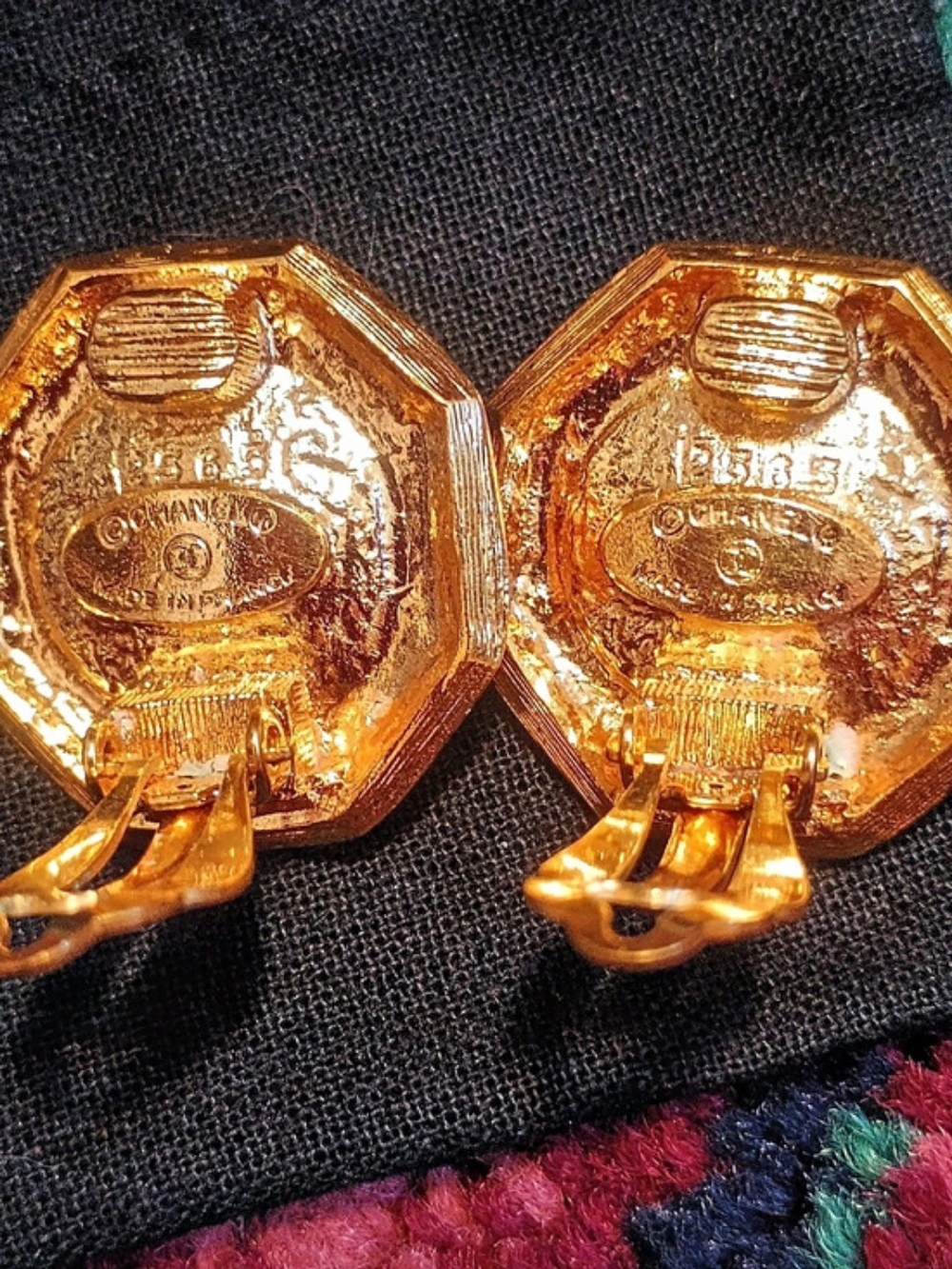Chanel Vintage Octagonal Gold-Tone Clip-On Earrings - Picture 6 of 6